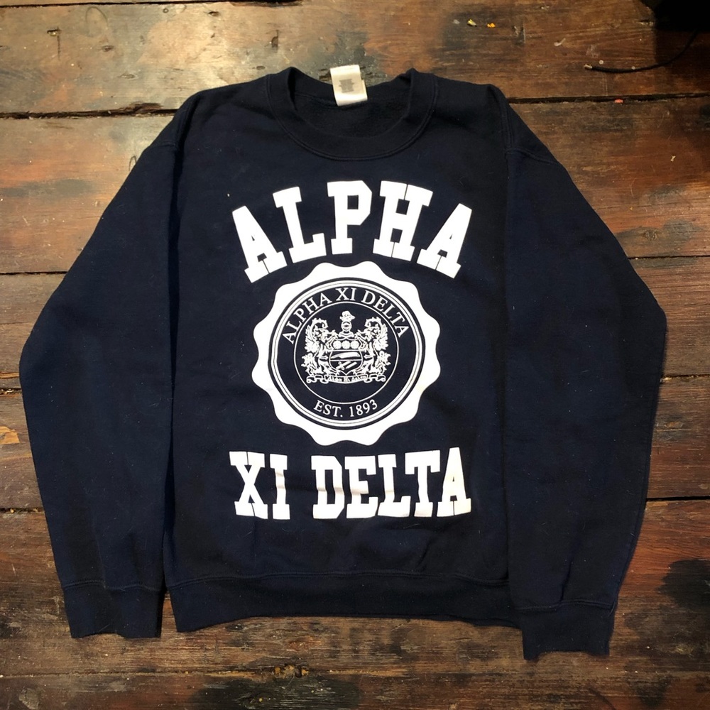 Alpha Xi Delta crest crewneck